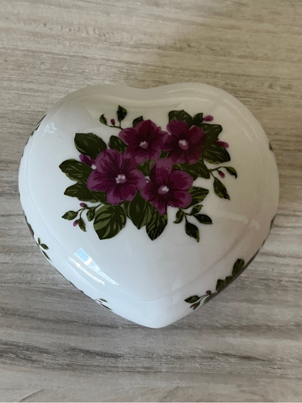 2012 Avon Porcelain Heart Trinket Dish